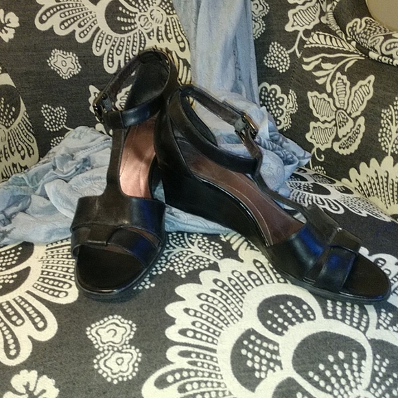 Joan&David Black Leather Dress Sandals - Picture 1 of 6